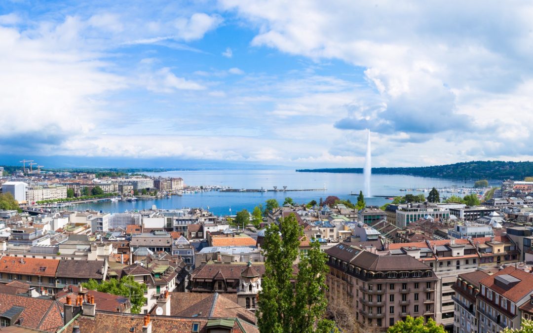 ¿Cuál es la función del administrador, del gerente y del director residente de una empresa en Suiza?