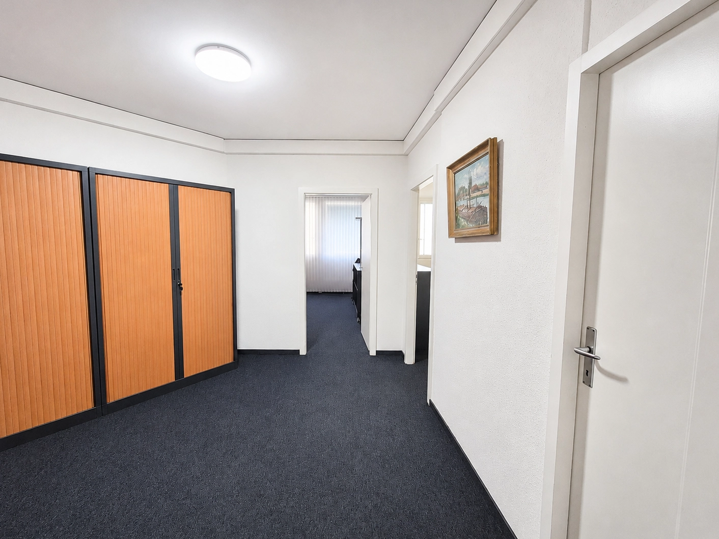 Espace et rangements du bureau à Genève